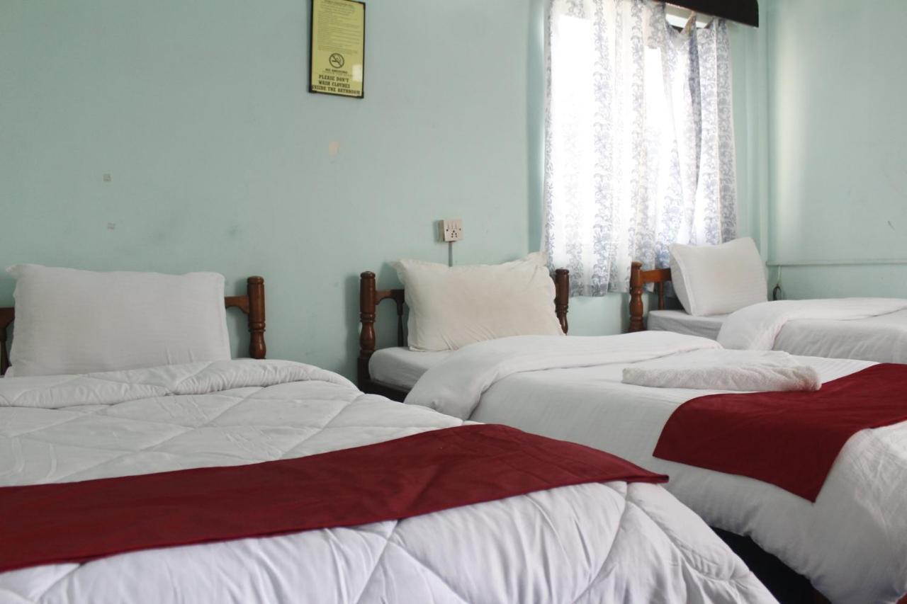 Pushpa Guest House Покхара Екстер'єр фото